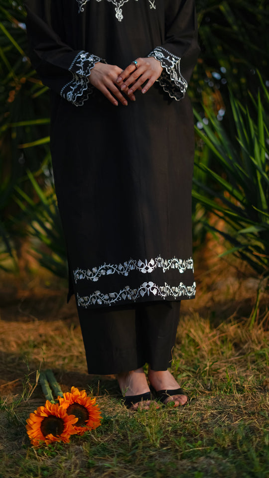 Fahira 2-Piece Black Lawn with White Embroidered Detailing